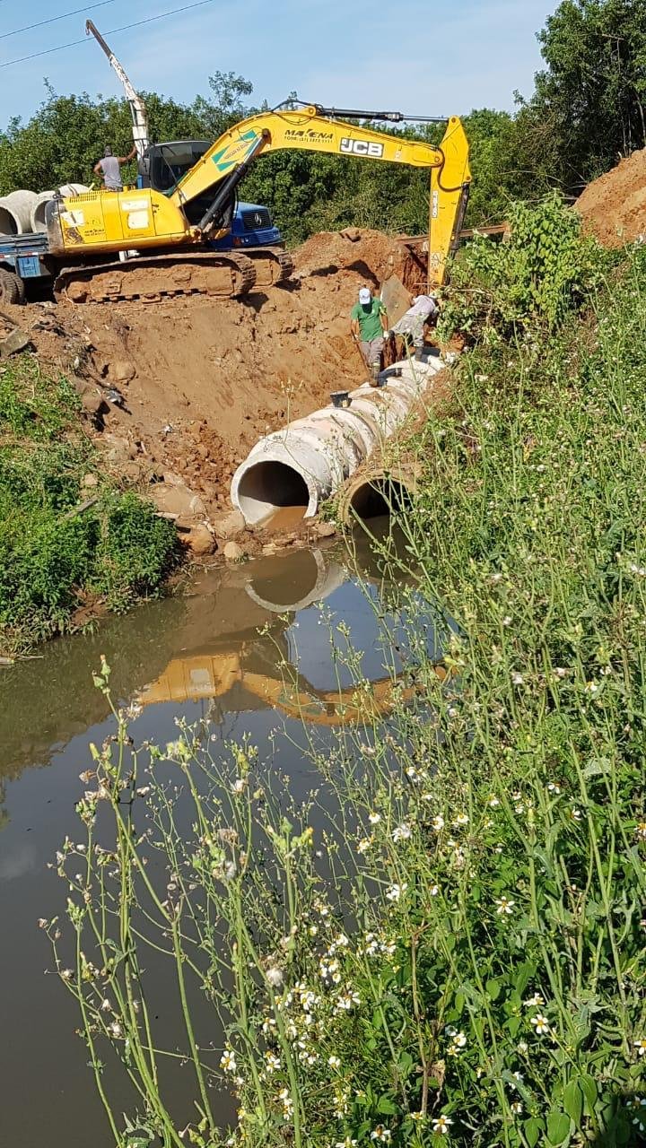 Foi implantada uma tubula&ccedil;&atilde;o paralela a existente, dobrando a vaz&atilde;o da rede pluvial