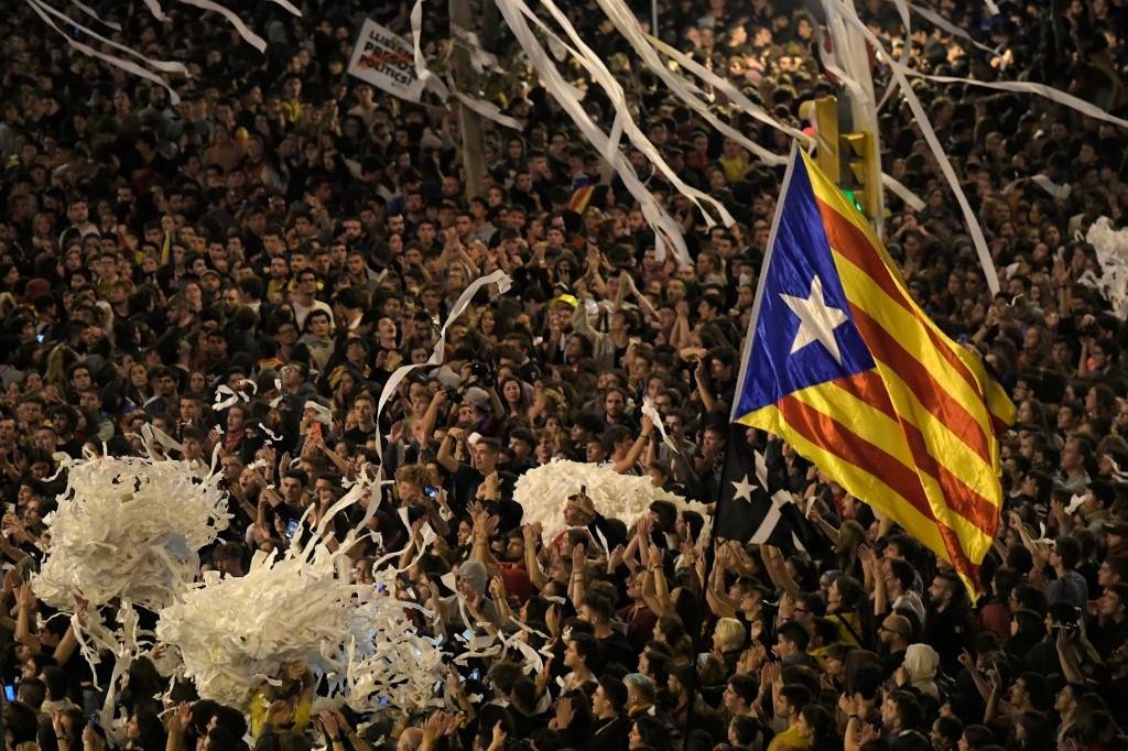 Manifesta&ccedil;&otilde;es na Catalunha come&ccedil;aram na segunda-feira