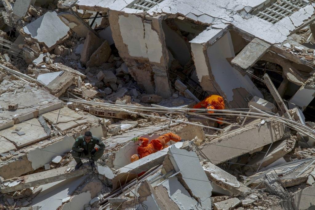 Bombeiros encontraram a quarta v&iacute;tima de desabamento em Fortaleza
