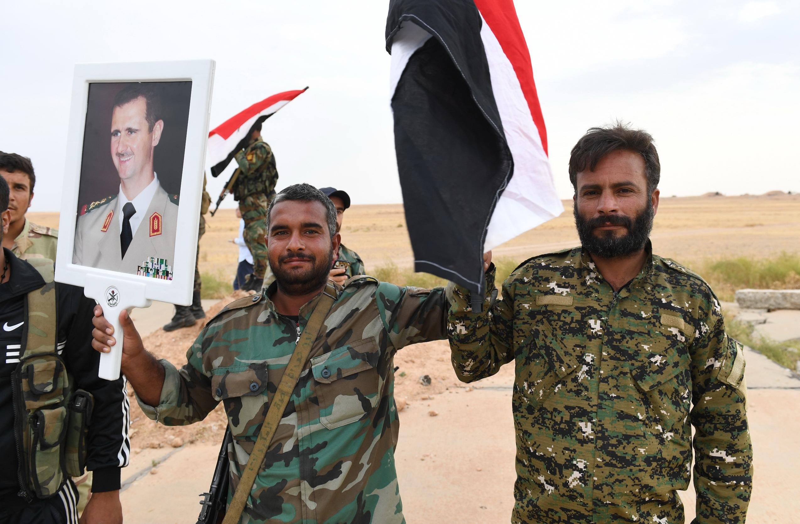 Ap&oacute;s acordo com os curdos, for&ccedil;as do governo s&iacute;rio voltam a entrar em Raqa pela primeira vez em anos