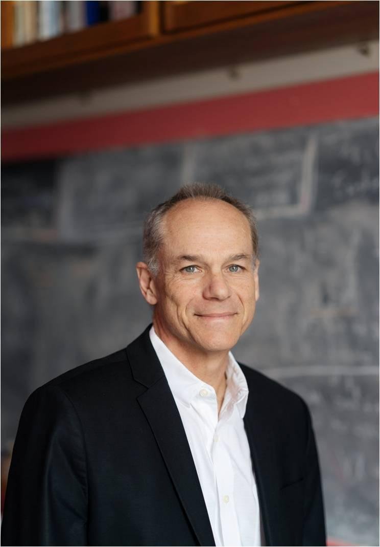 Marcelo Gleiser estar&aacute; dia 27/10 no evento promovido pelo Movimento de Expans&atilde;o no audit&oacute;rio do Ara&uacute;jo Viana, na Capital. Sintonize sua vibra&ccedil;&atilde;o &eacute; o tema do encontro