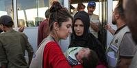 Sírios se refugiam de bombardeios de operação turca contra Curdos
