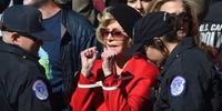 Jane Fonda prometeu que estará toda sexta-feira protestando em frente ao Capitólio