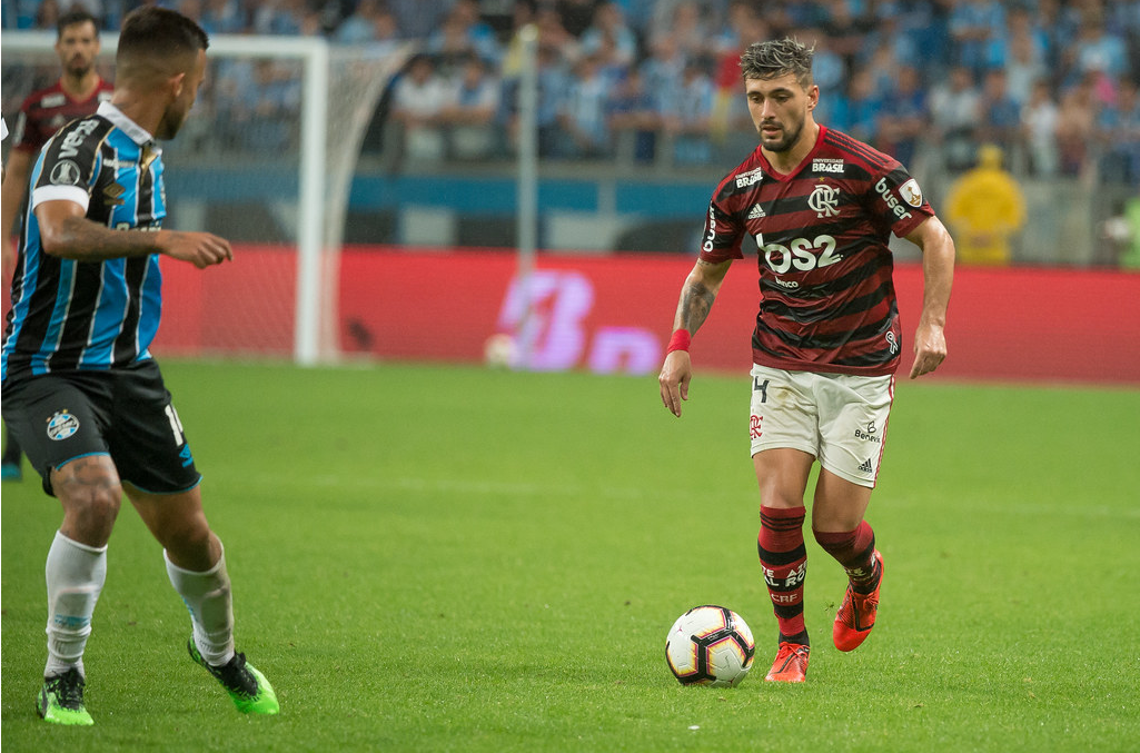 Ambos seguem tratamento intensivo e poder&atilde;o ser relacionados pelo treinador portugu&ecirc;s para a partida que define o finalista da Libertadores