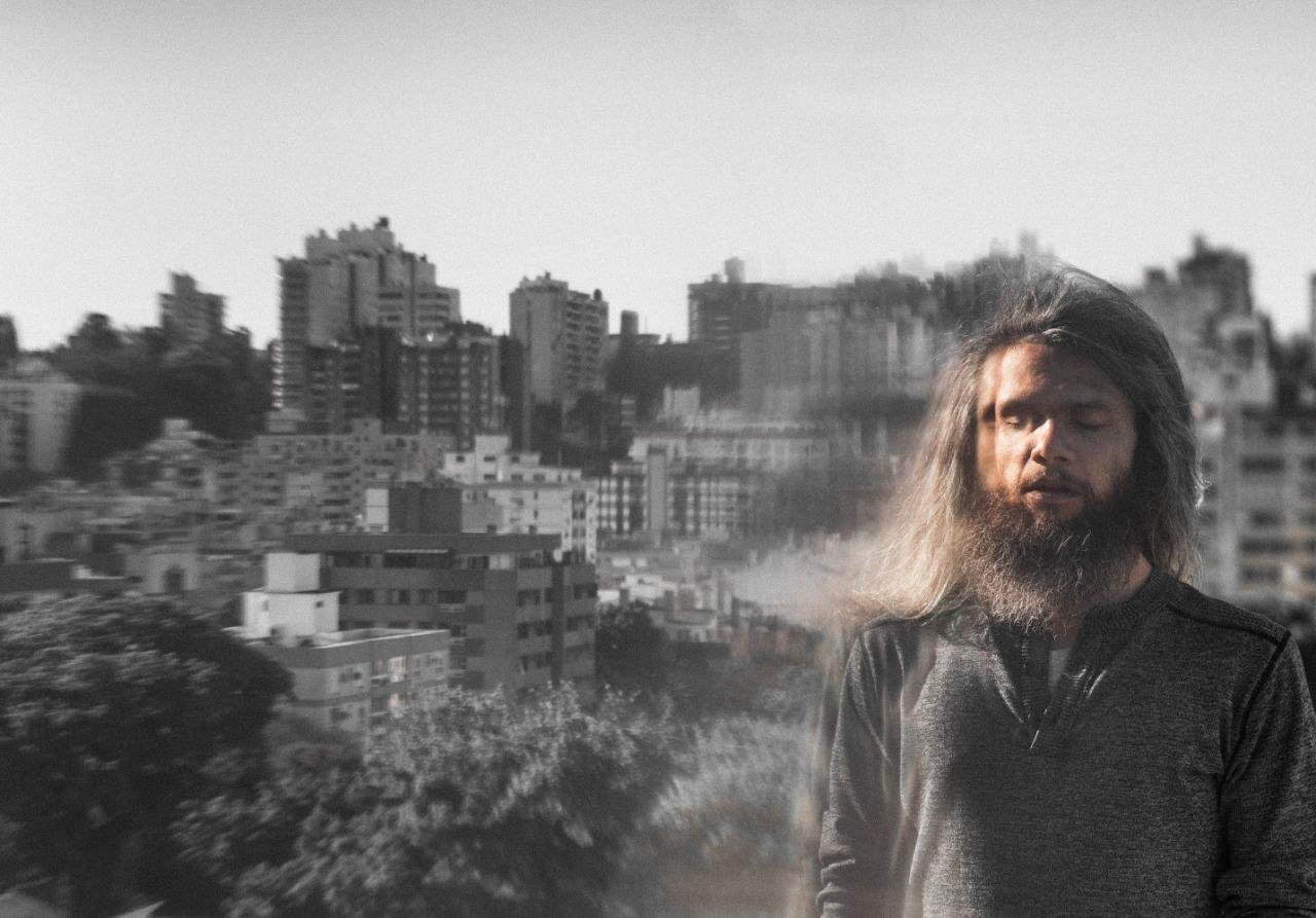 Valentin e banda Flotilha lan&ccedil;am single em conjunto