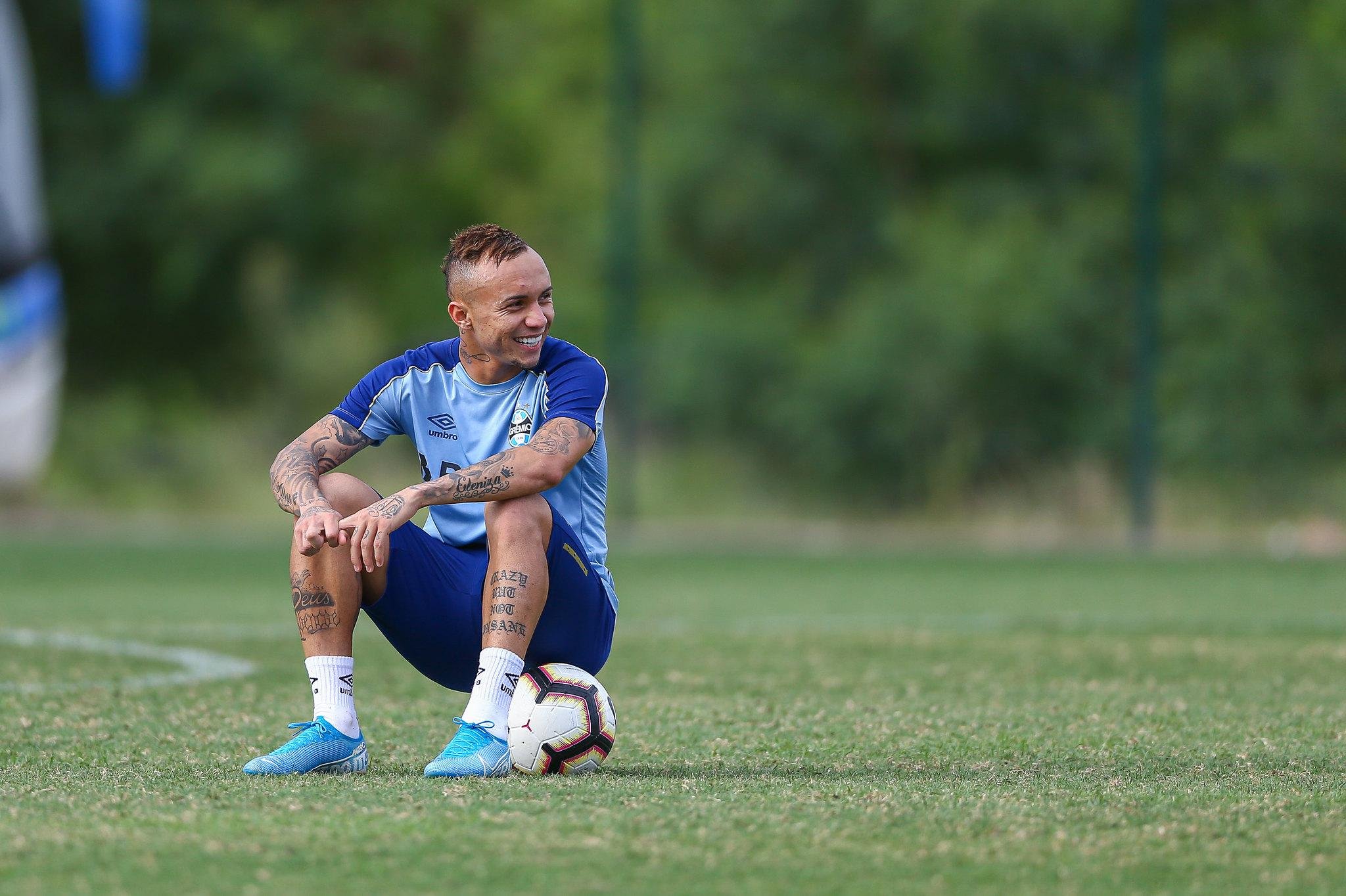 Everton &eacute; a esperan&ccedil;a de gols do Gr&ecirc;mio no Maracan&atilde;