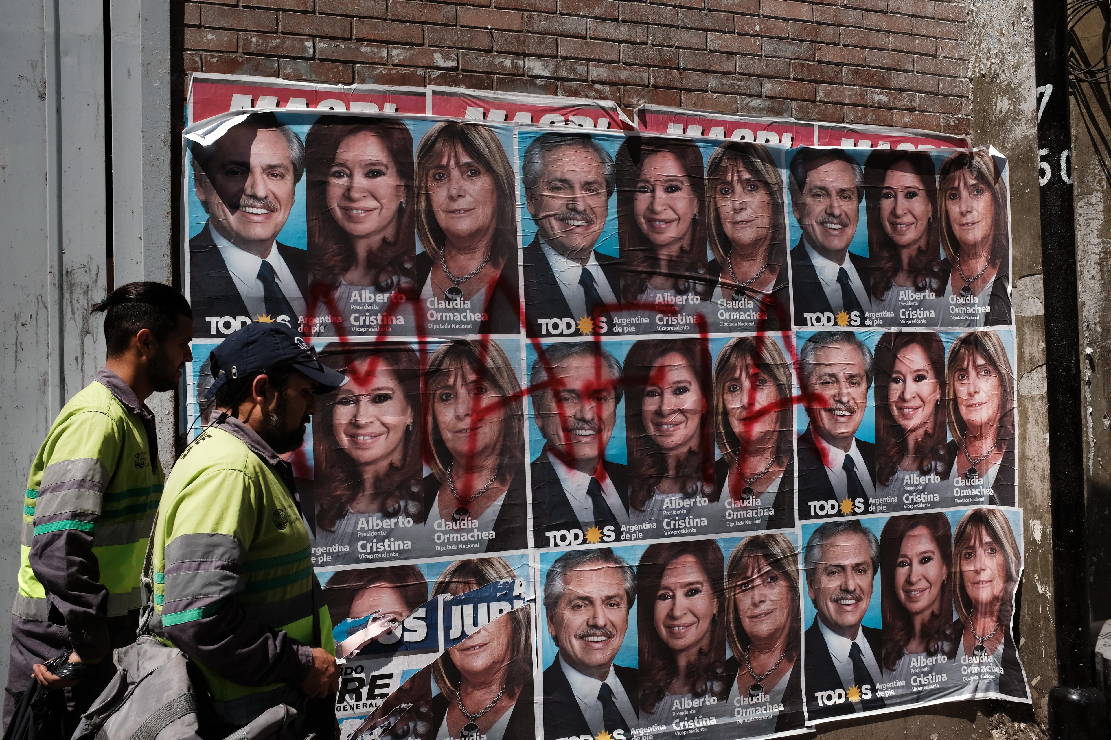 Fern&aacute;ndez e Macri disputam m&iacute;nimo de 45% dos para chegar &agrave; presid&ecirc;ncia