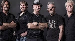 Banda com sua denomina&ccedil;&atilde;o atual surgiu em 1995