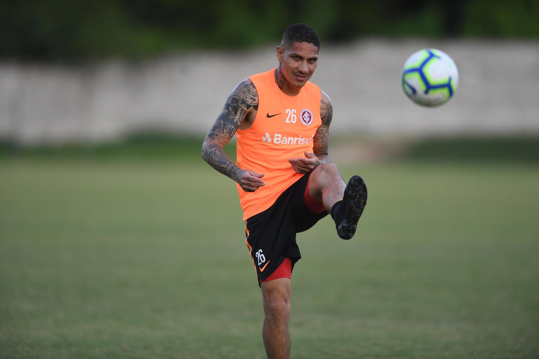 Guerrero deve ser titular do ataque e esperan&ccedil;a de gols diante do Bahia