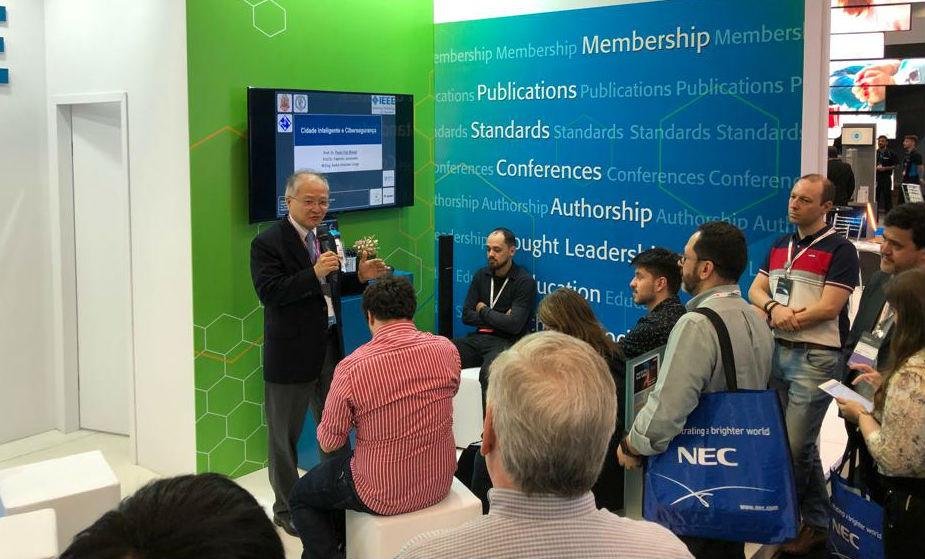 Miyage apontou para a necessidade de adaptar o modelo de educa&ccedil;&atilde;o para os tempos digitais
