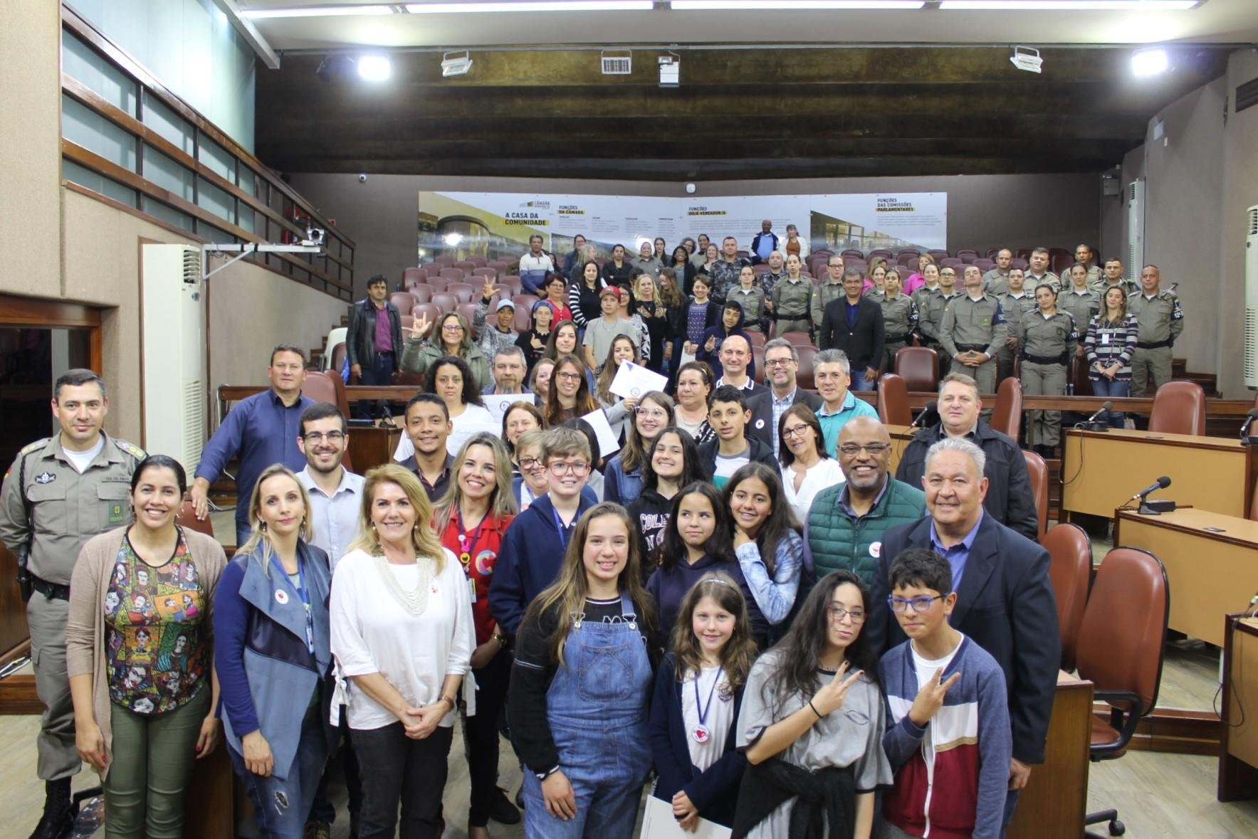 15 escolas de Caxias do Sul receberam nesta quinta-feira, o Selo Escola Atenta ao Bullying