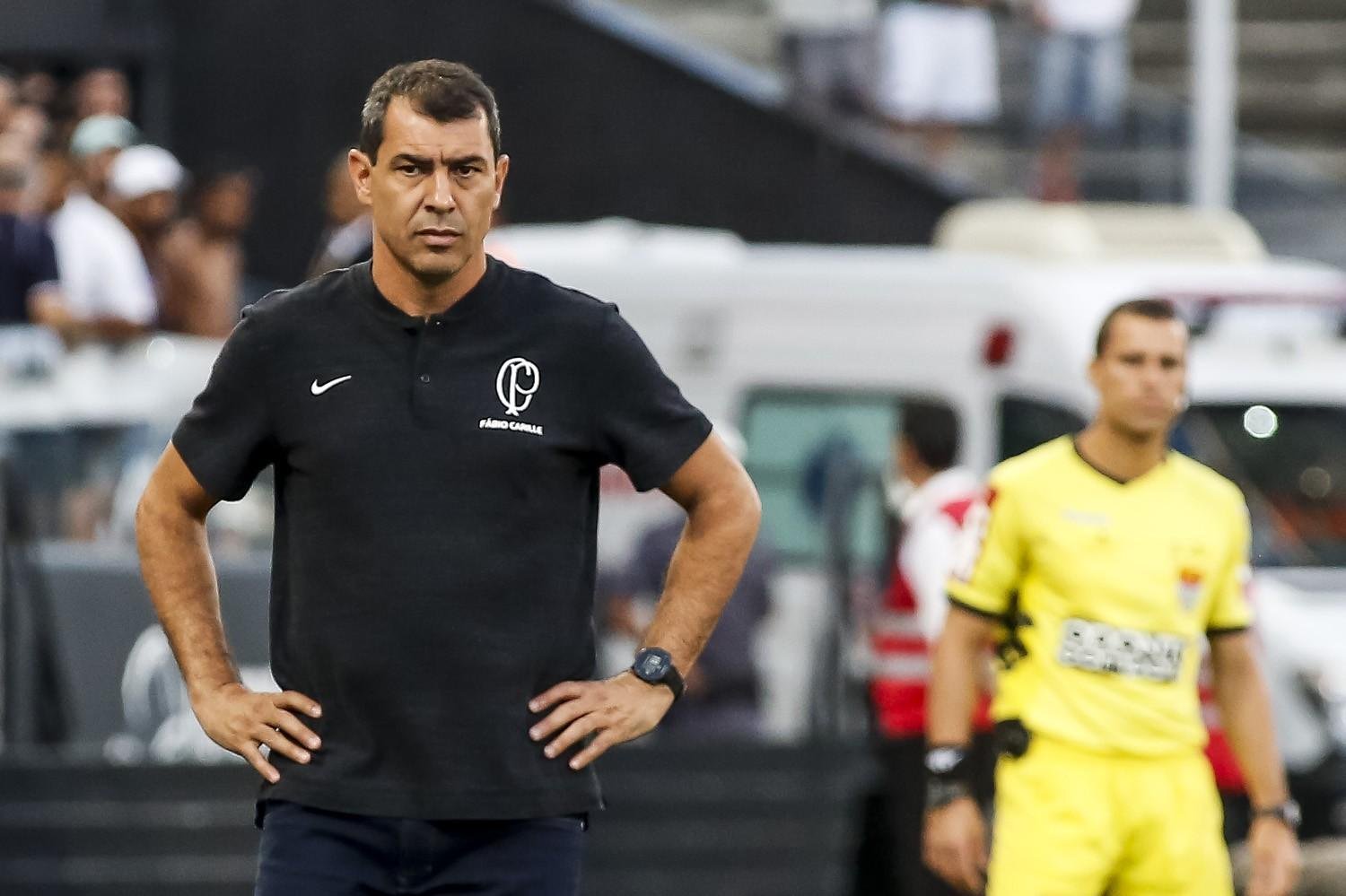 Carille n&atilde;o resistiu a derrota por 4 a 1 para o Flamengo, no Maracan&atilde;
