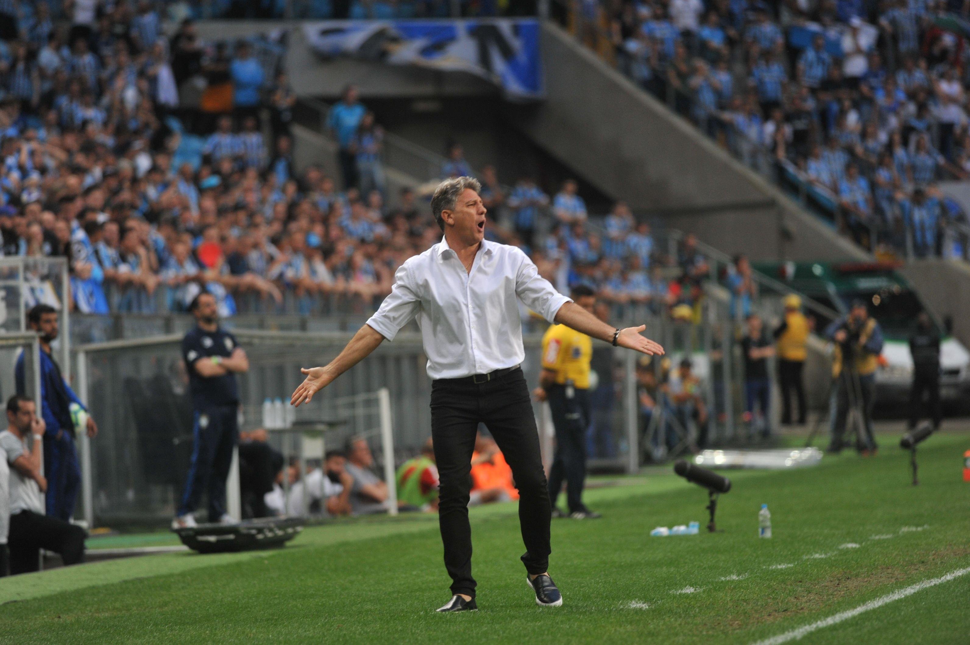 Renato Portaluppi citou superioridade do Gr&ecirc;mio durante todo o cl&aacute;ssico, vencido pelo Tricolor por 2 a 0