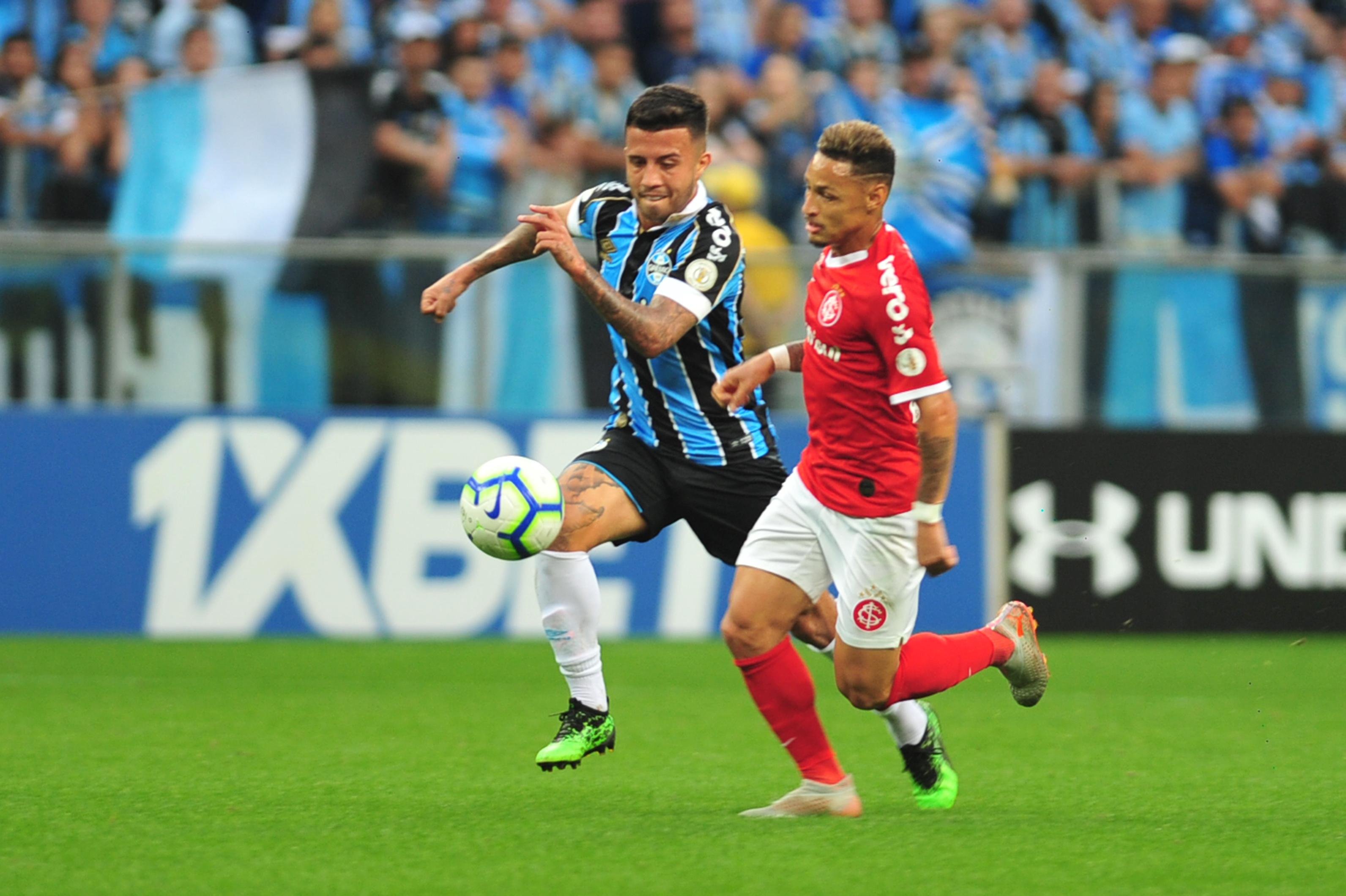 Melo admitiu car&ecirc;ncias do Inter, mas quer grupo dando o m&aacute;ximo pela vaga para a Libertadores