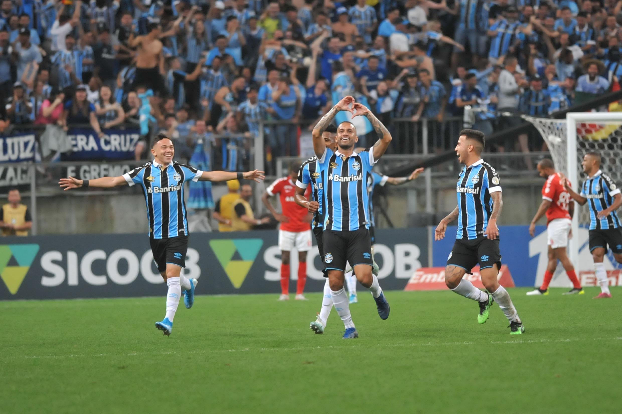 Gr&ecirc;mio venceu o Inter por 2 x 0 na Arena