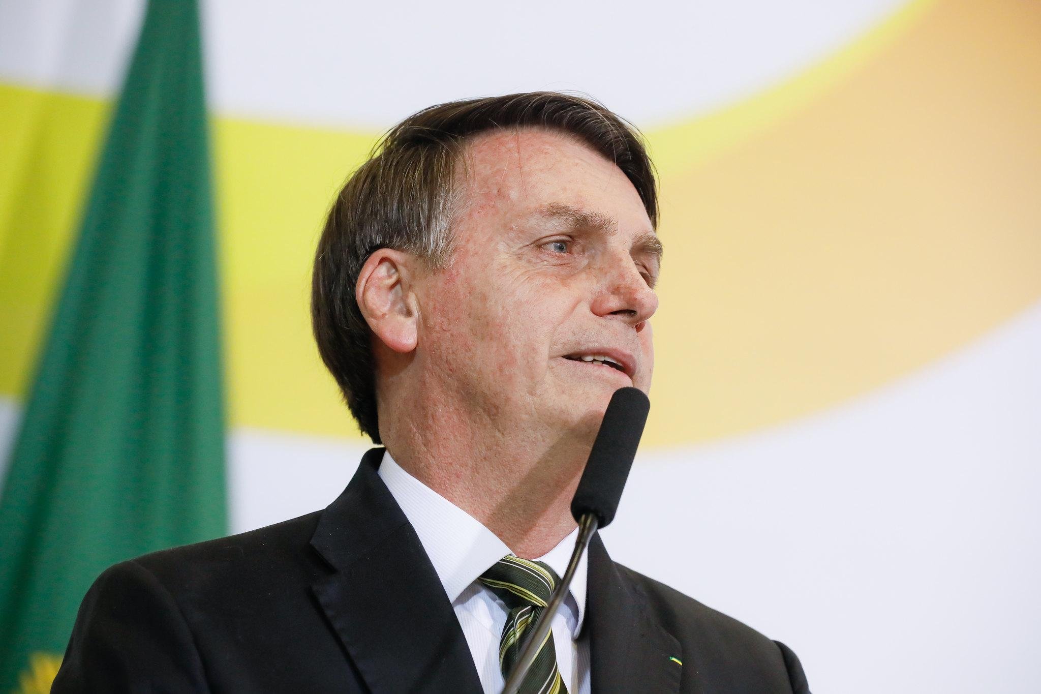 Bolsonaro afirmou que a proposta atinge munic&iacute;pios que est&atilde;o no "negativo"