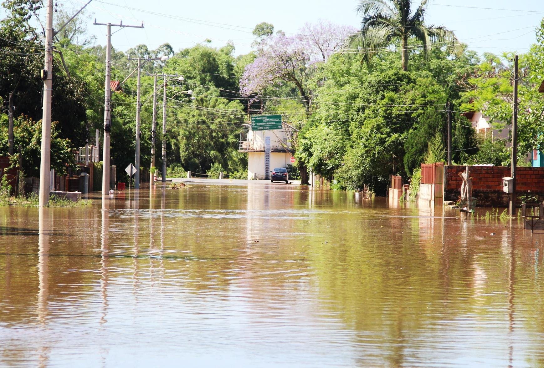 Moradores devem permanecer abrigados no Centro Integrado Navegantes at&eacute; que n&iacute;vel do Rio Ca&iacute; diminua
