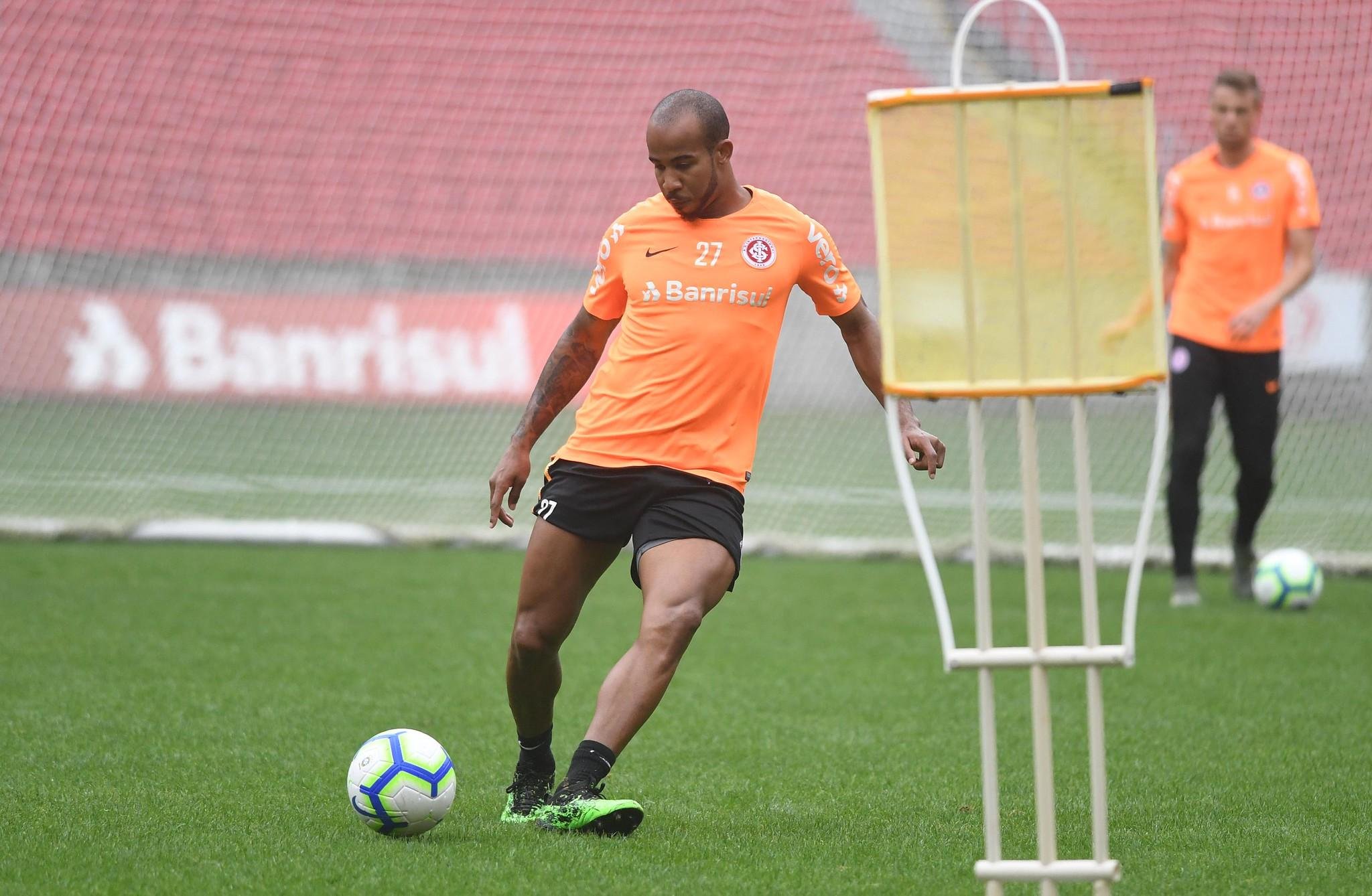 Patrick dever&aacute; estar em campo para encarar o Fluminense