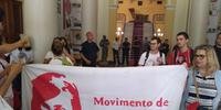 Grupo do Movimento Olga Benário fez manifestação na Prefeitura, antes de ser recebido