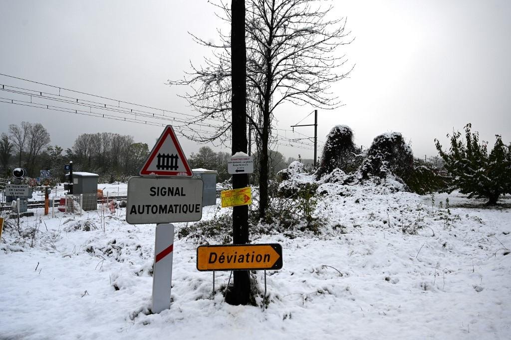 Neve tomou conta de algumas cidades na Fran&ccedil;a