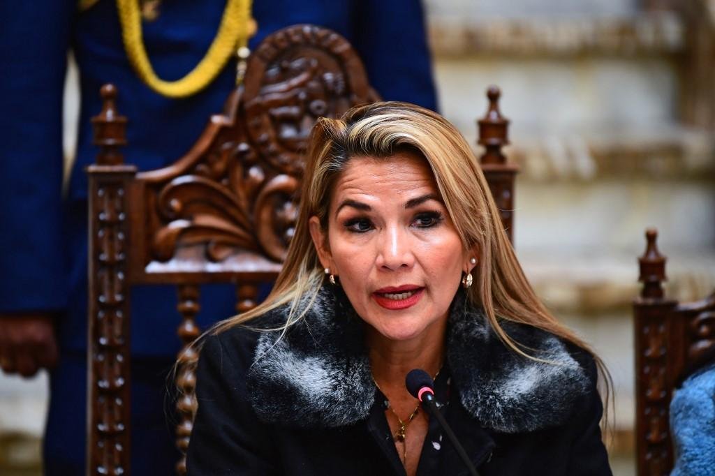 Jeanine &Aacute;&ntilde;ez realizou seu primeiro encontro com a imprensa ap&oacute;s assumir interinamente a presid&ecirc;ncia