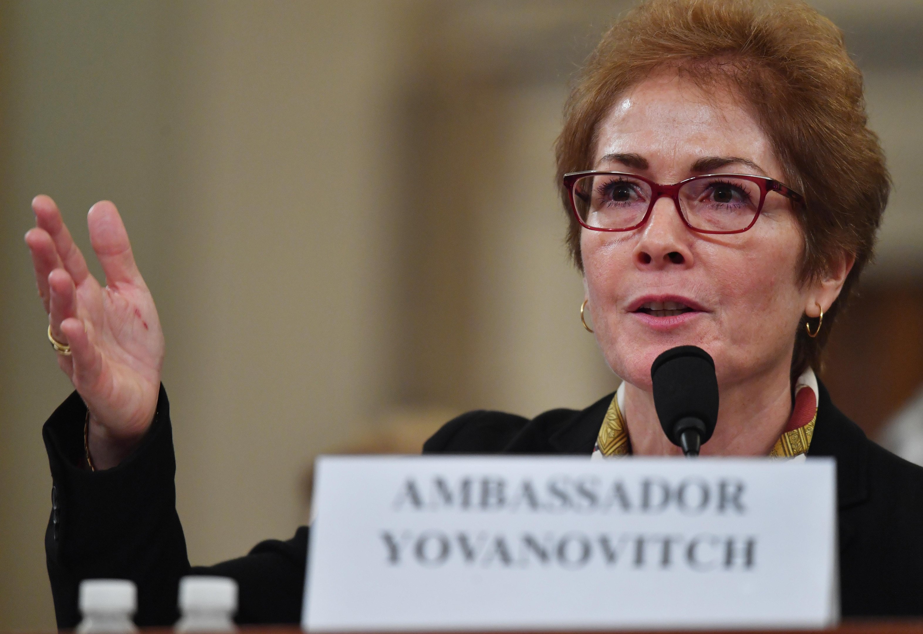 Embaixadora dep&ocirc;s nesta sexta