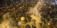 Manifestantes enfrentam bloqueios policiais nas ruas