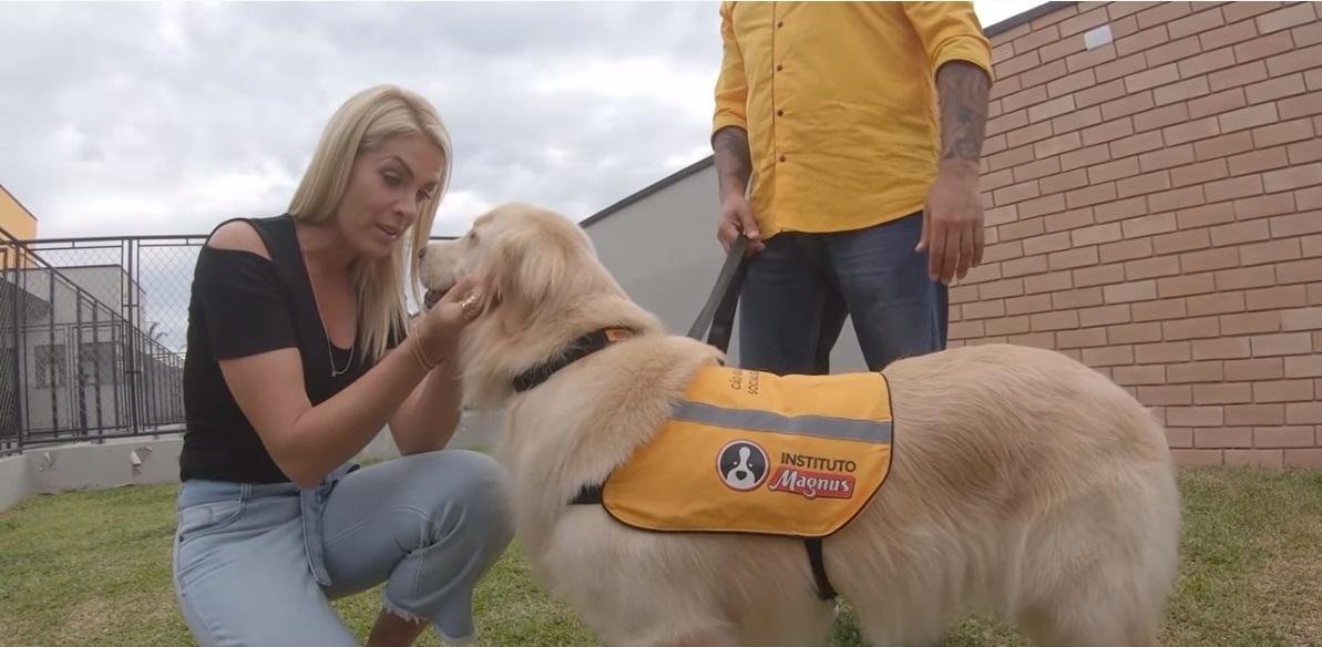 Ana Hickmann ficou t&atilde;o feliz com o per&iacute;odo com Kira que pretende repetir com outros c&atilde;os