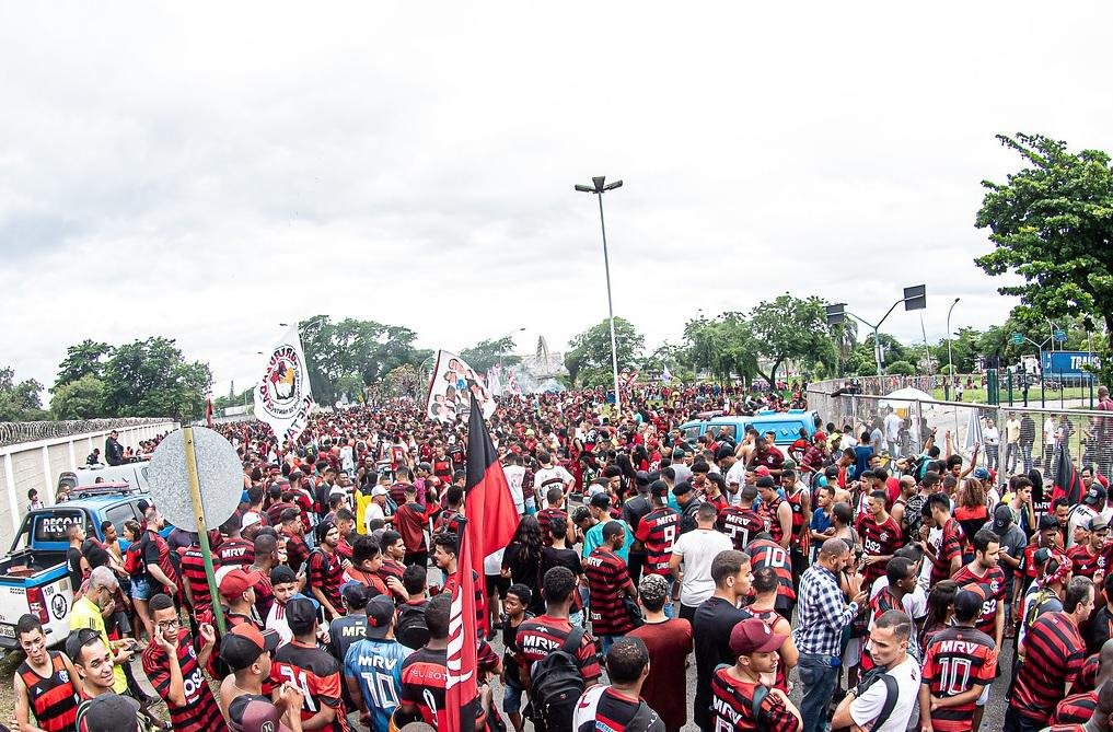 Flamengo deixou o Rio de Janeiro com muito apoio da torcida antes da final da Libertadores