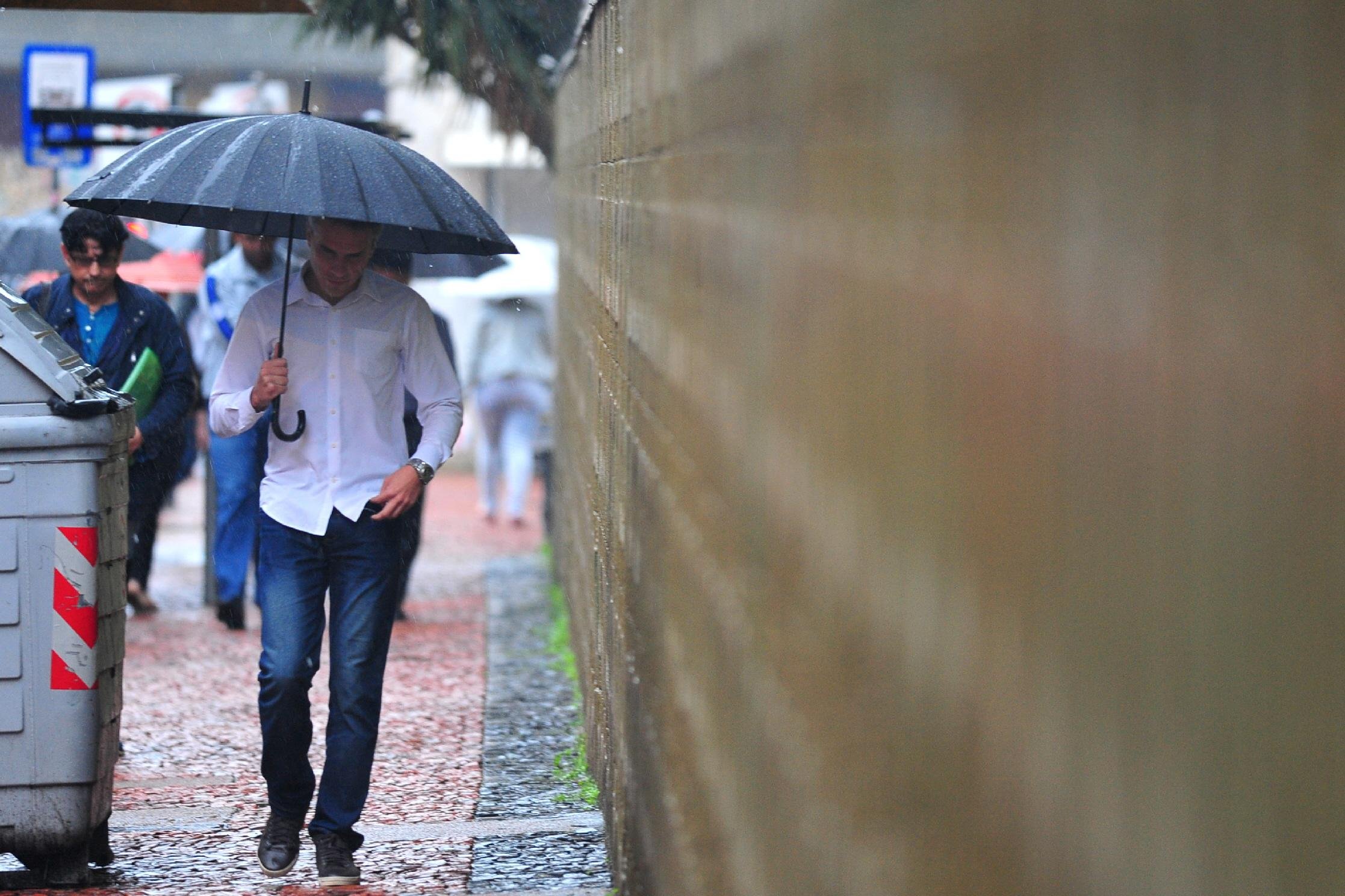As regi&otilde;es da Capital, Grande Porto Alegre e Serra podem registrar alagamentos