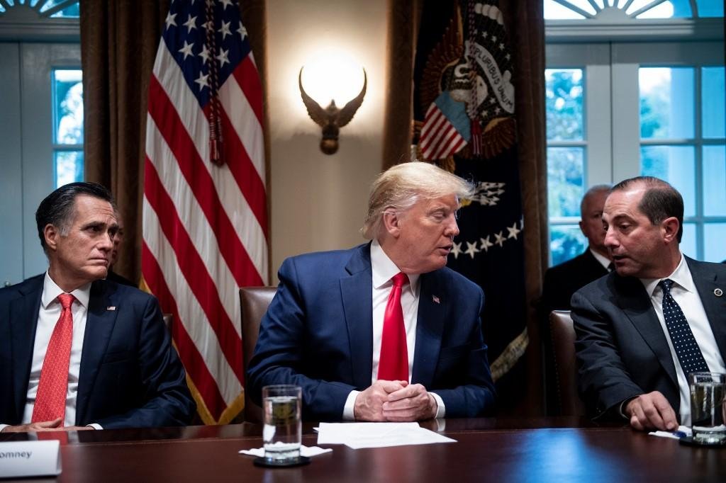 Comandante da Marinha renunciou ap&oacute;s ter uma diverg&ecirc;ncia com Trump