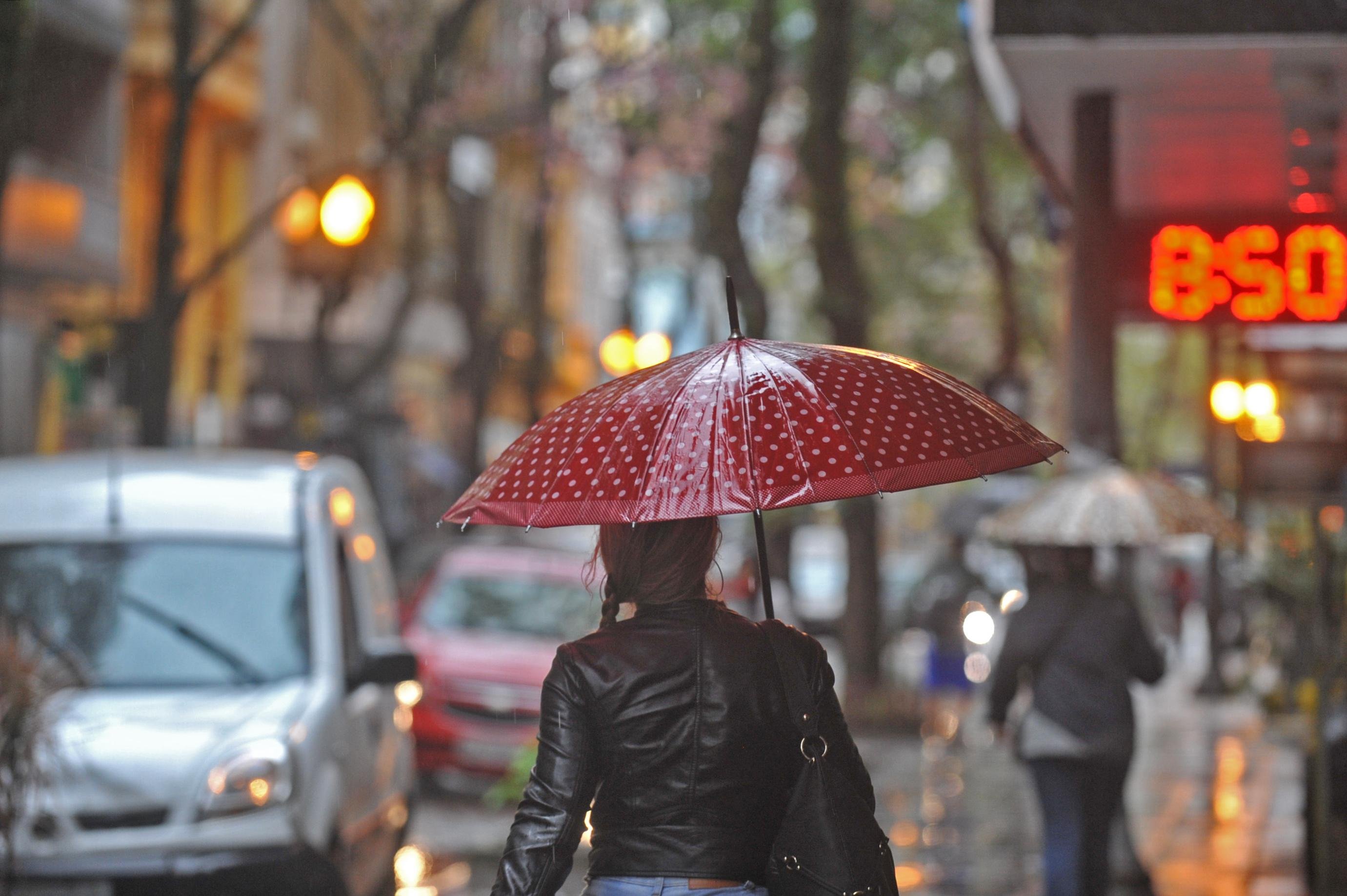 Em Porto Alegre, a m&iacute;nima deve ser de 17&ordm;C e a m&aacute;xima de 28&ordm;C