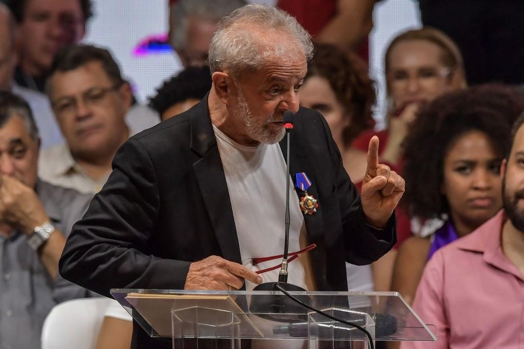 "O povo tem direito de se manifestar", afirmou o ex-presidente