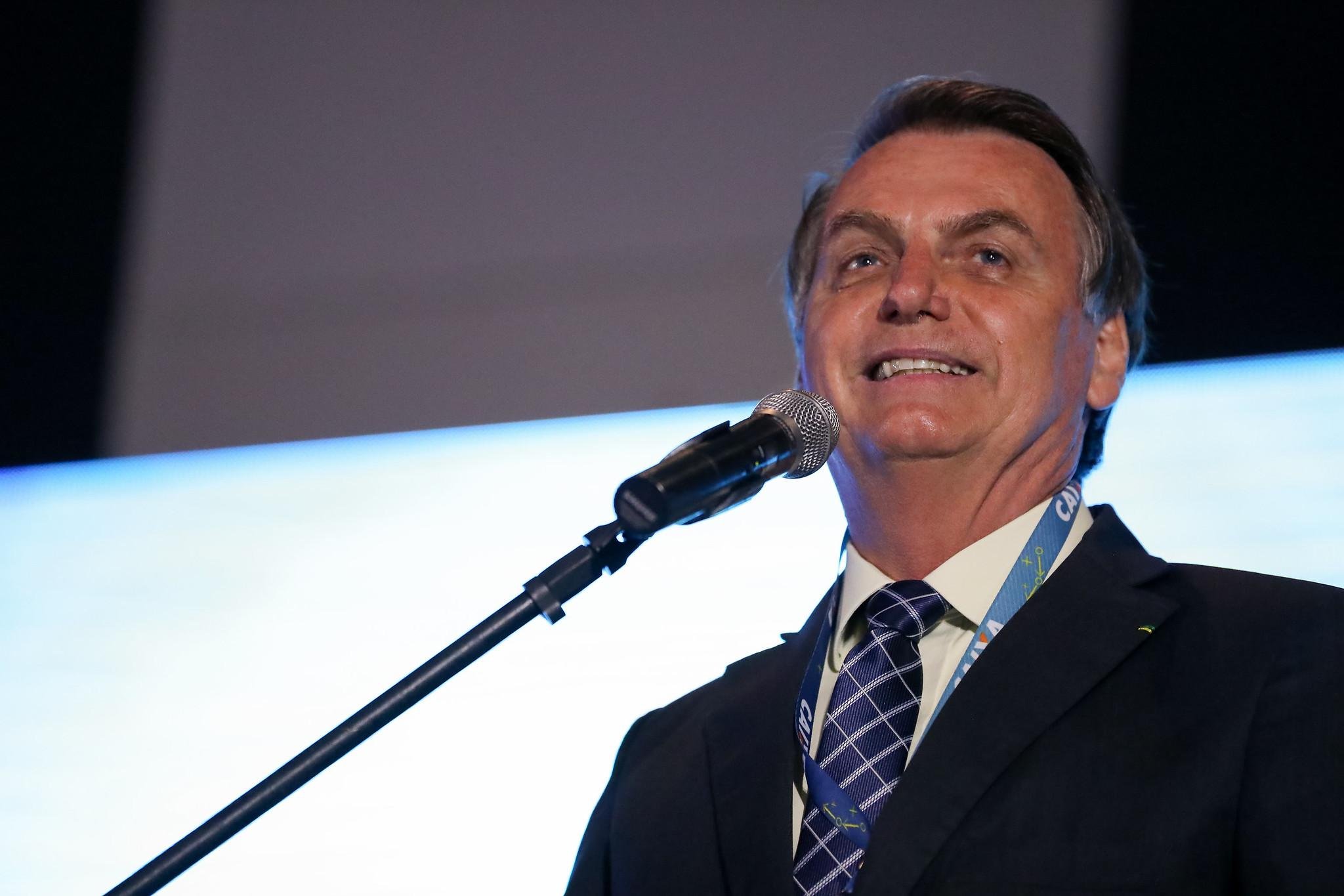 Bolsonaro disse que a redu&ccedil;&atilde;o de juros, como do cheque especial, faz a Caixa se tornar mais atrativa