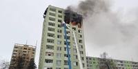 Explosão de gás seguida de incêndio atingiu prédio na Eslováquia