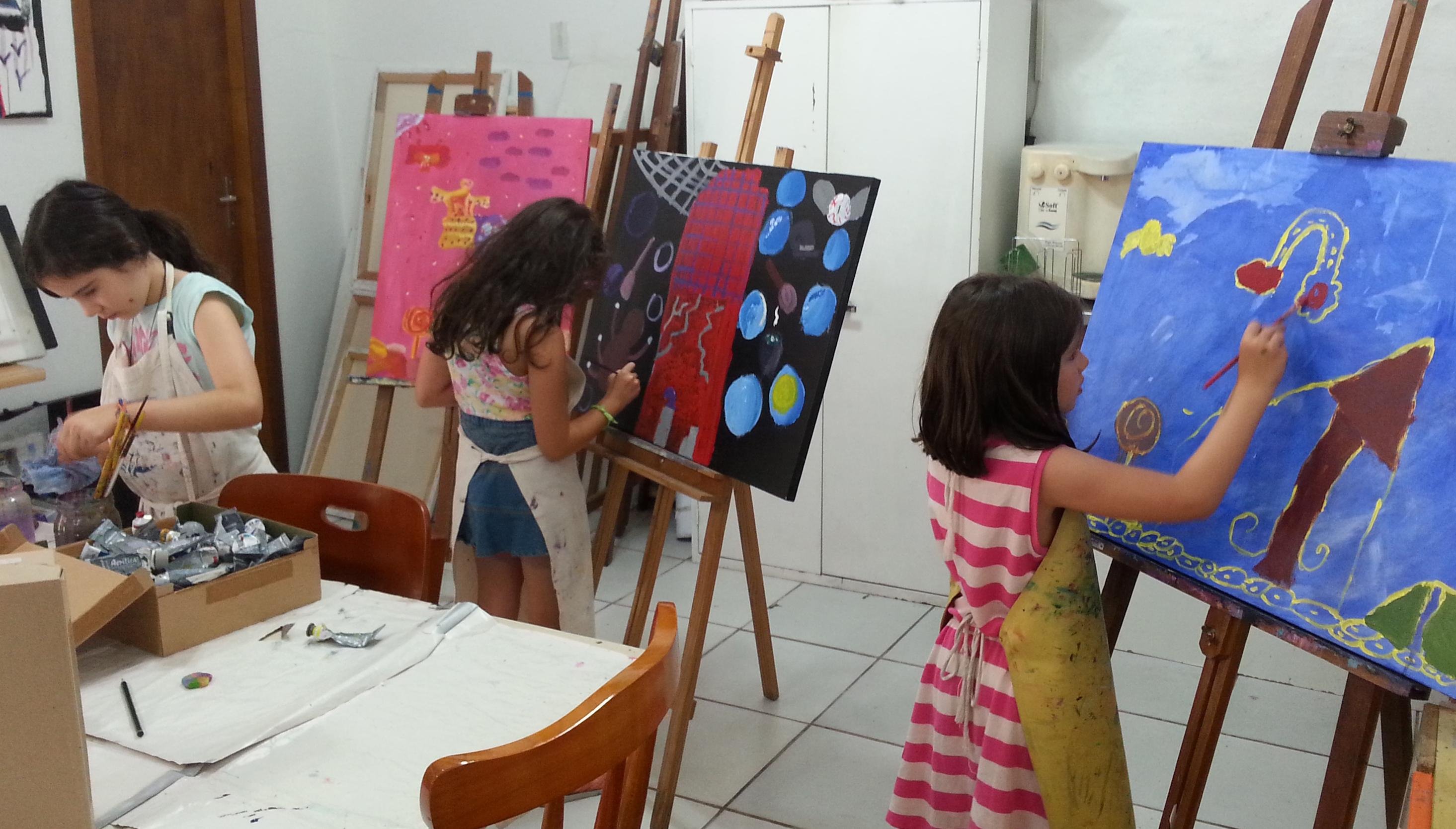 Obras da mostra foram criadas pelas crian&ccedil;as e adolescentes integrantes das oficinas de arte do ateli&ecirc;