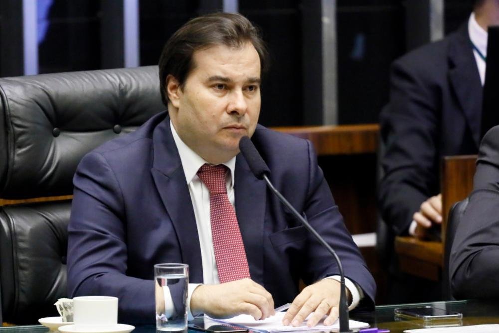 Em entrevista em Genebra, o presidente da C&acirc;mara cobrou governo para que encaminhe proposta