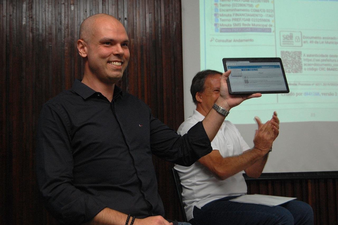 Covas em agenda antes de ser novamente internado