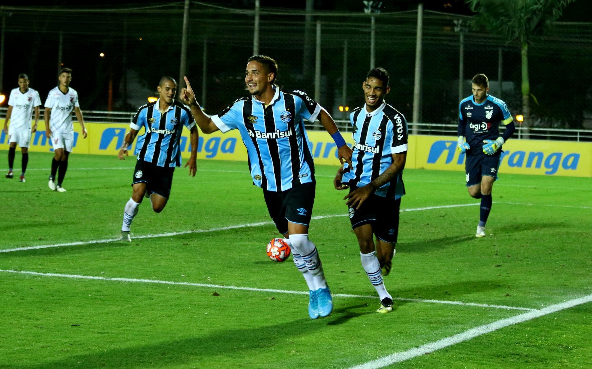 Gr&ecirc;mio venceu por 1 a 0 e garantiu vaga na decis&atilde;o