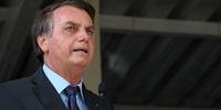 Bolsonaro falou com repórteres na saída do Palácio da Alvorada