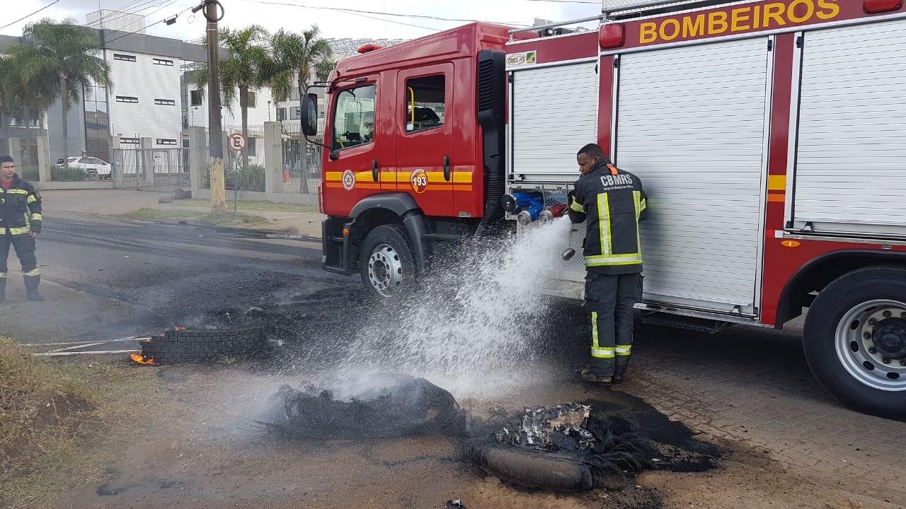 Moradores da Vila Dique realizaram segunda manifesta&ccedil;&atilde;o por conta da falta de energia