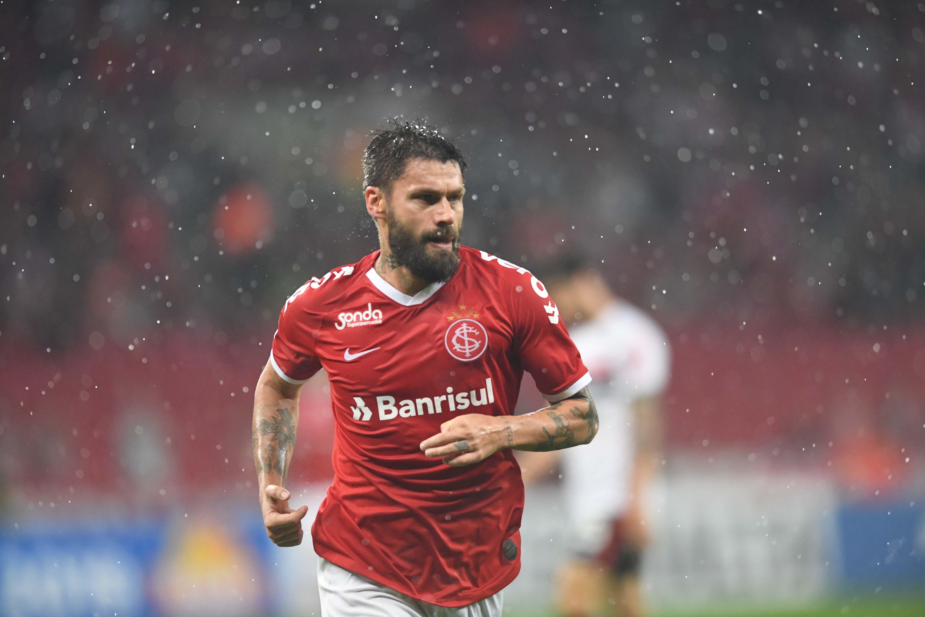 Rafael Sobis postou despedida do Inter, nesta ter&ccedil;a-feira