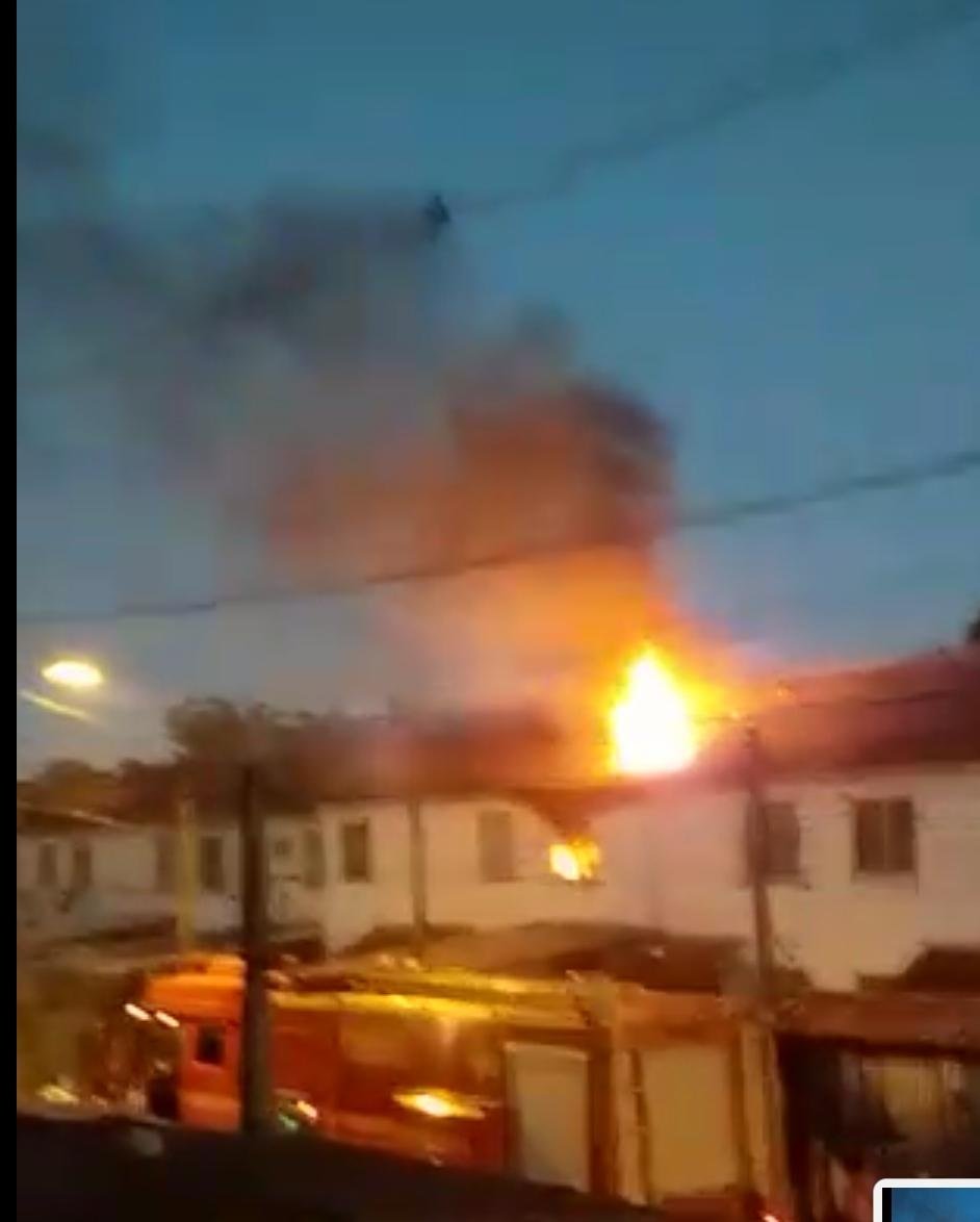 Chamas destru&iacute;ram casa localizada no bairro Lomba do Pinheiro