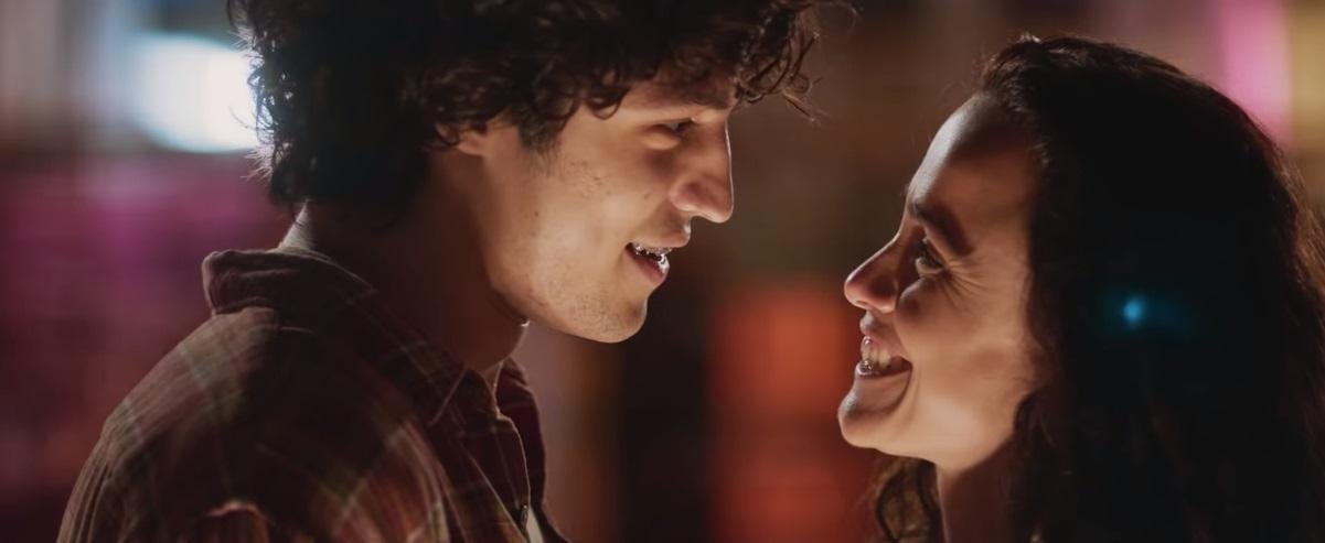 "Eduardo e M&ocirc;nica" &eacute; estrelado por Gabriel Leone e Alice Braga