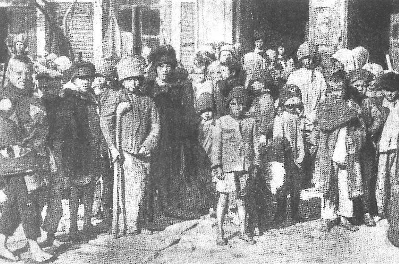 Muitas fam&iacute;lias foram dizimadas pela fome, criando uma legi&atilde;o de &oacute;rf&atilde;os