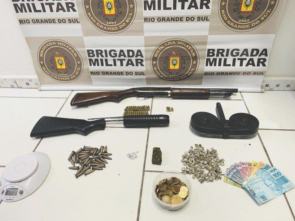 Armamento, muni&ccedil;&atilde;o e drogas foram encontrados com criminoso