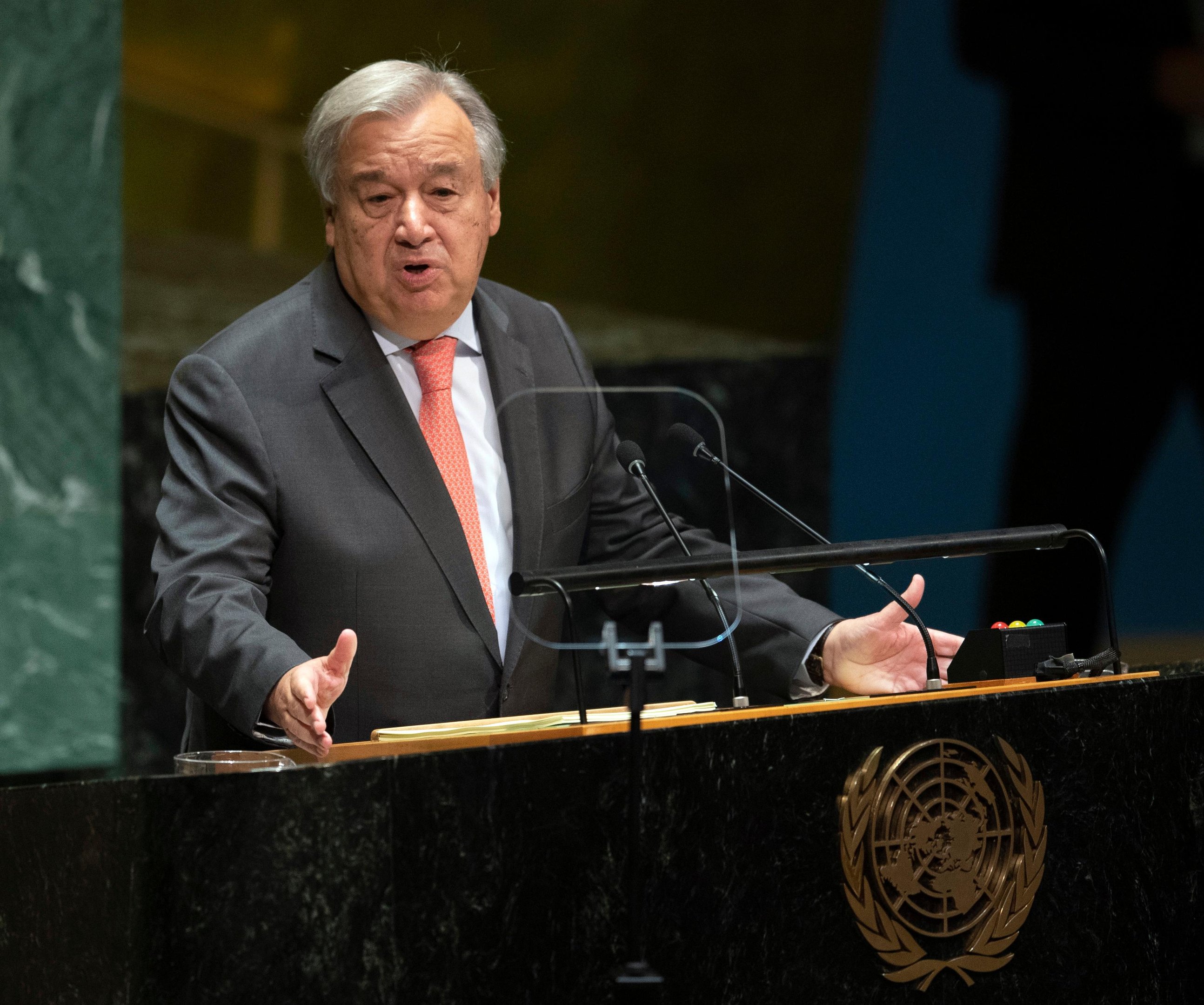 De acordo com Guterres, uma pausa nos combates ajudar&aacute; a criar corredores para o transporte de ajuda vital