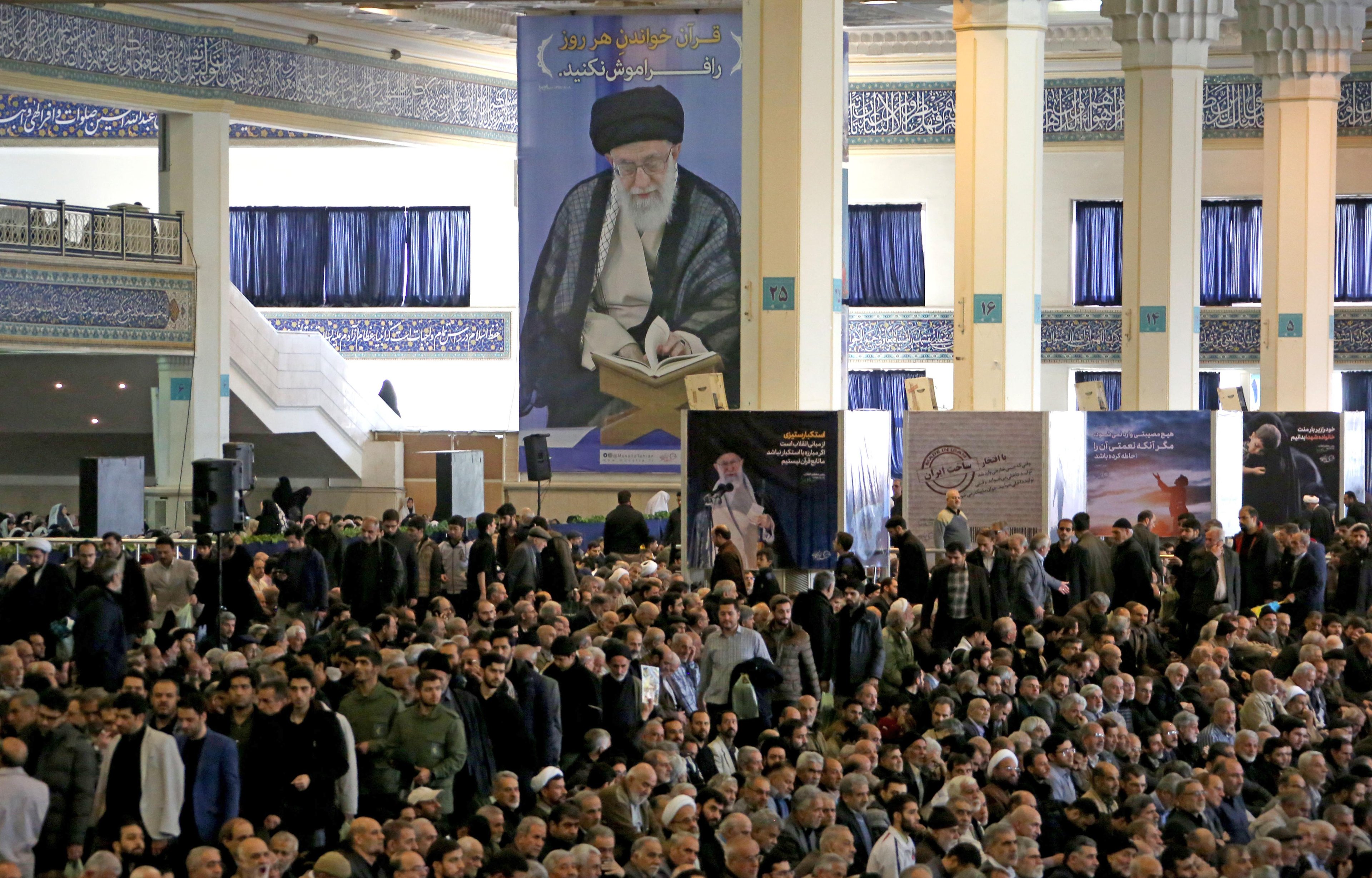 Iranianos lamentam a morte do general Soleimani