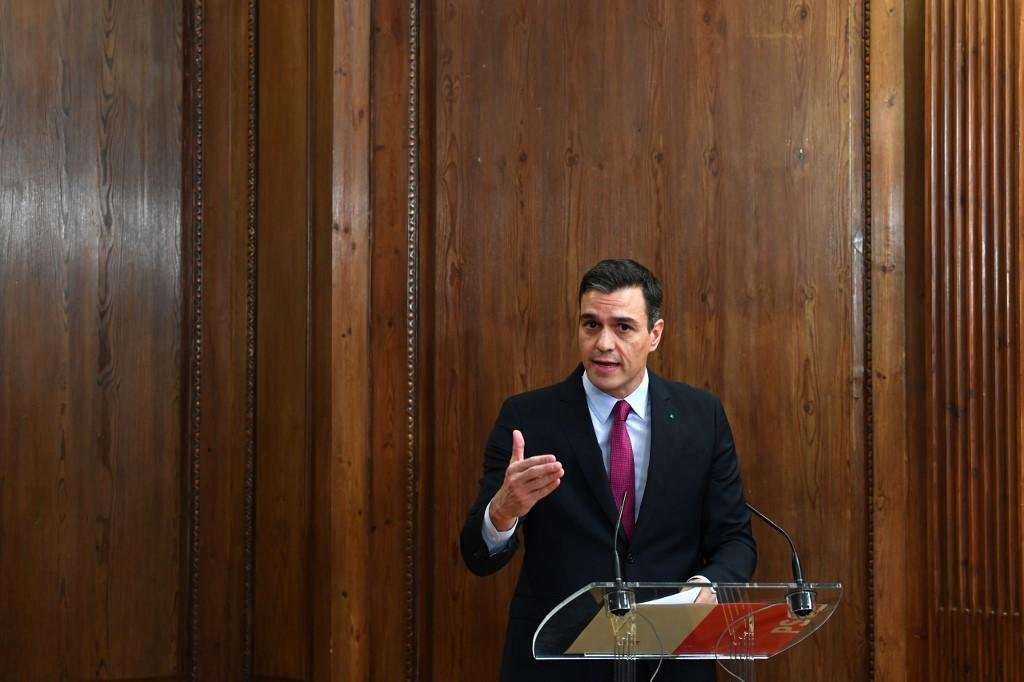 S&aacute;nchez dever&aacute; formar governo ap&oacute;s oito meses de turbul&ecirc;ncia pol&iacute;tica na Espanha