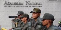 Guarda bolivariana foi colocada em frente à Assembleia Nacional, na Venezuela
